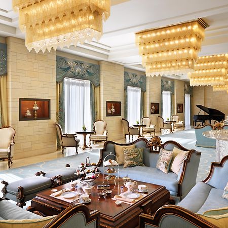 Jumeirah Messilah Beach Kuwait 쿠웨이트 외부 사진 The Imperial Lounge at the airport