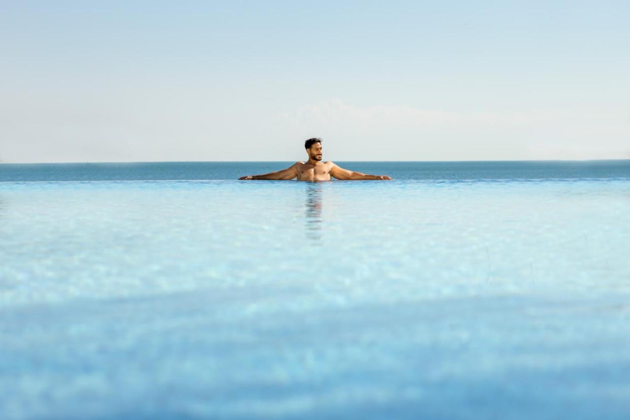 Jumeirah Messilah Beach Kuwait 쿠웨이트 외부 사진 Infinity pool