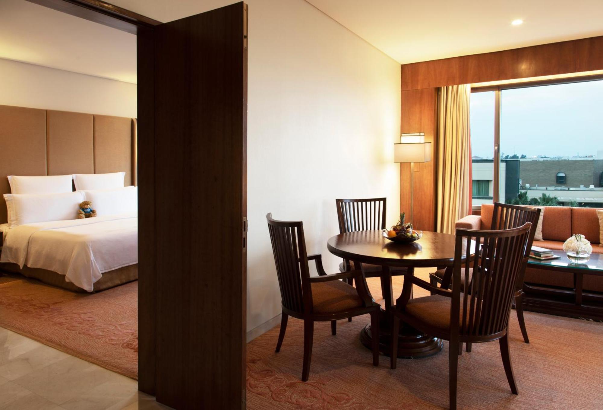 Jumeirah Messilah Beach Kuwait 쿠웨이트 외부 사진 A suite at the hotel