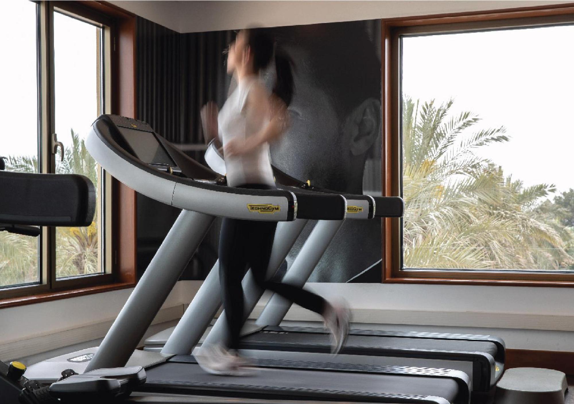 Jumeirah Messilah Beach Kuwait 쿠웨이트 외부 사진 A treadmill in use