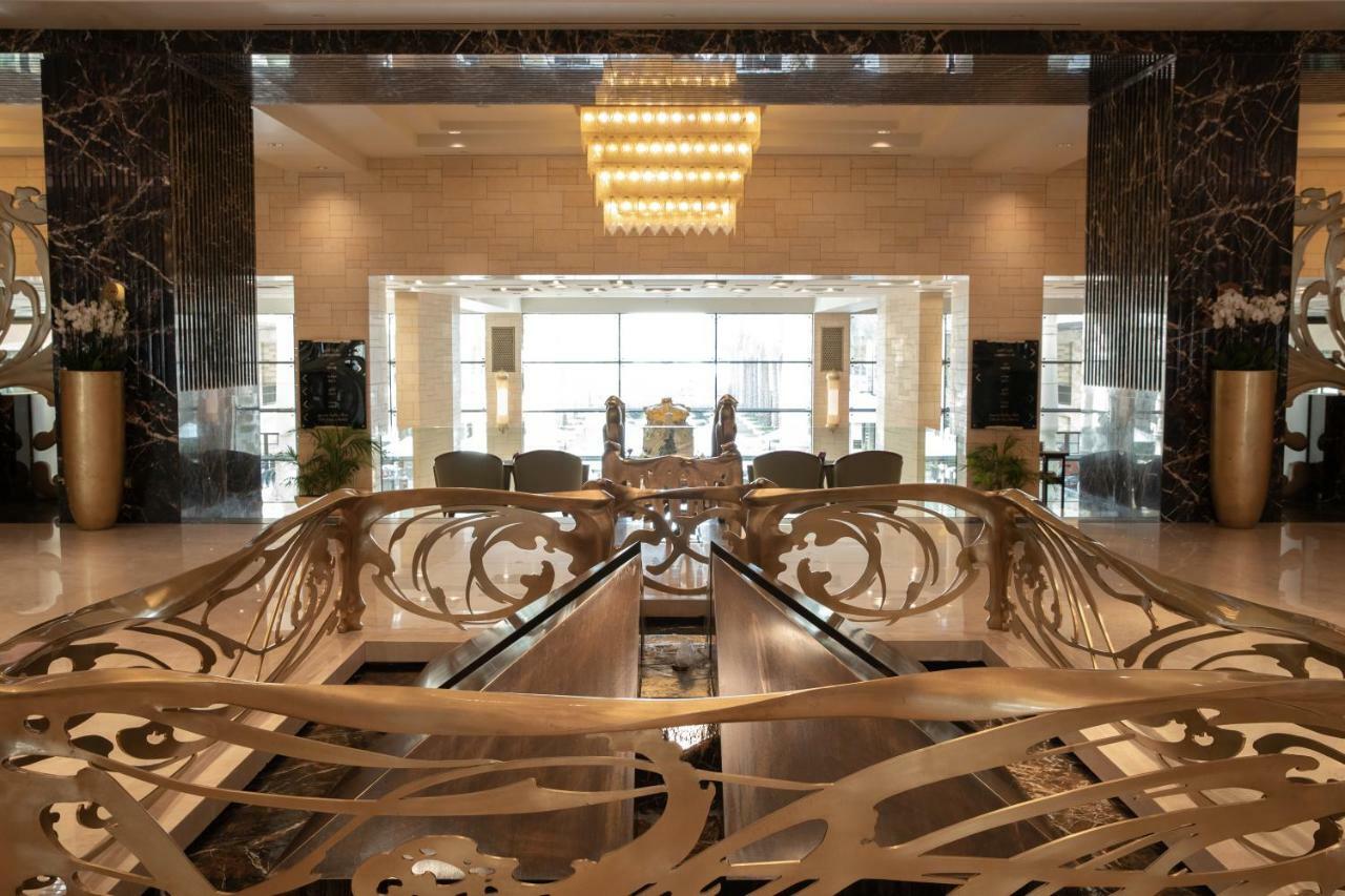 Jumeirah Messilah Beach Kuwait 쿠웨이트 외부 사진 The lobby of the Ritz-Carlton, Dubai
